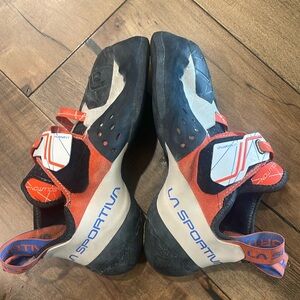 La Sportiva Solution Women’s climbing shoes